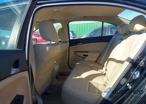 2011 Honda Accord 2.4 Se z USA, uszkodzony, nr VIN 1HGCP2F66BA106273